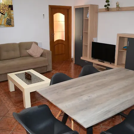 5 Bedrooms Partial Seaview * Vlorë