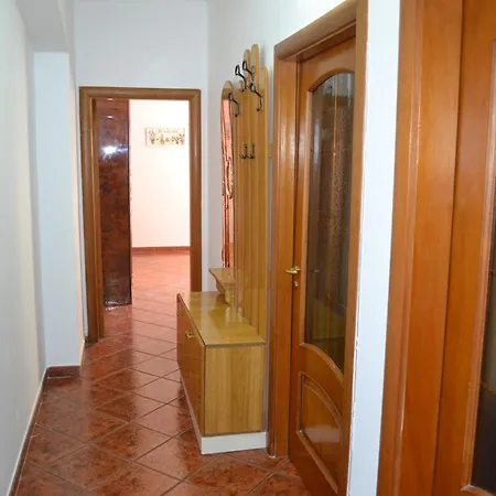 Apartment 5 Bedrooms In