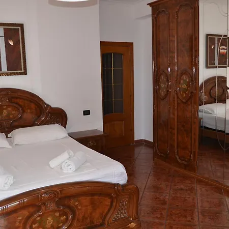 5 Bedrooms In