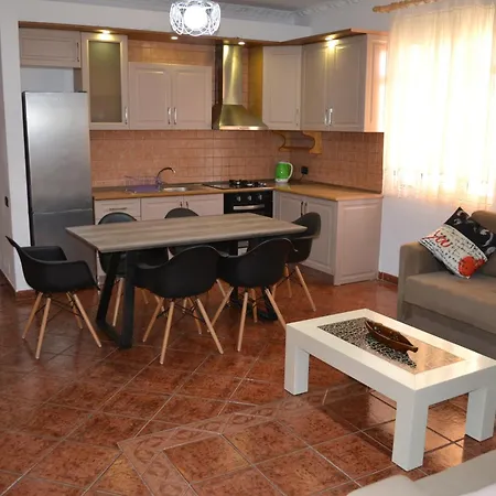 5 Bedrooms In Apartment Vlore