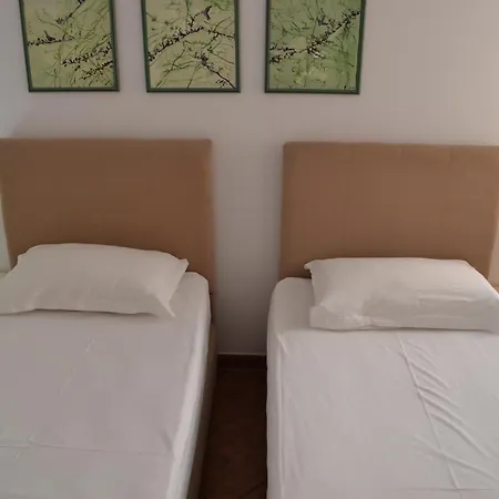 Apartment 5 Bedrooms In