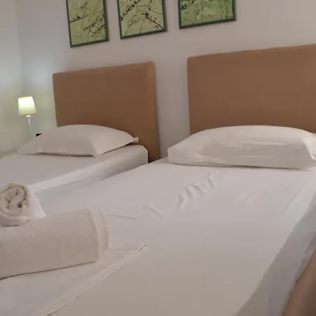 Apartment 5 Bedrooms In Vlore