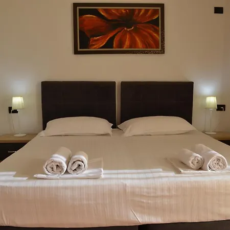 5 Bedrooms In * Vlore
