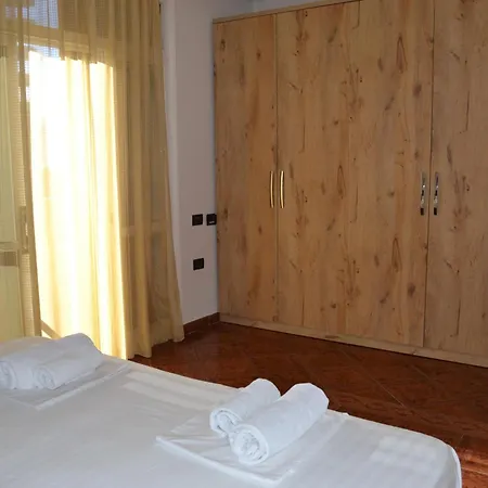 5 Bedrooms In Apartment Vlore