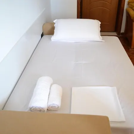 5 Bedrooms In Apartment Vlore