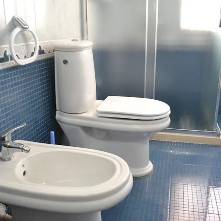 Apartment 5 Bedrooms In *